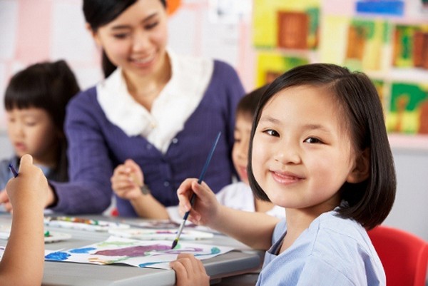 Nên Chọn Gia Sư Tiếng Việt Là Giáo Viên Hay Sinh Viên
